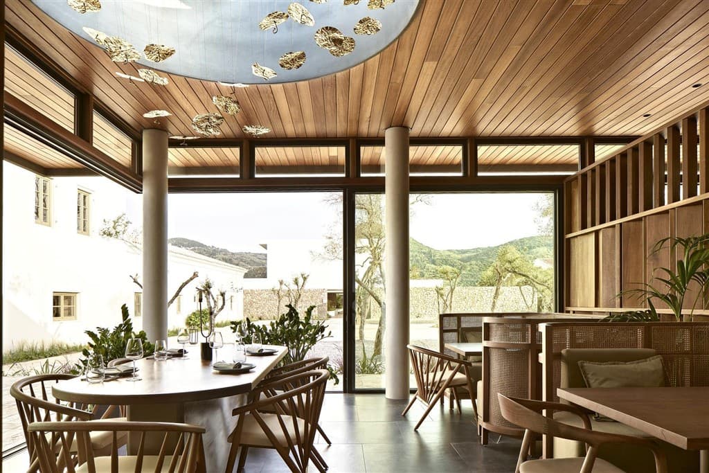 Flya a la carte restaurant
