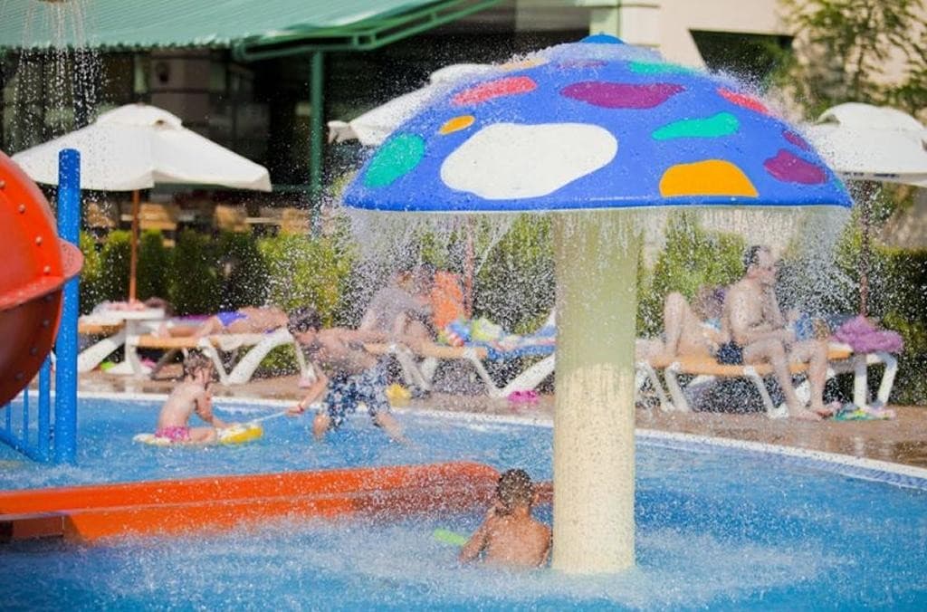 Dit Evrika Beach Club Hotel