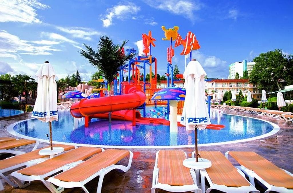 Dit Evrika Beach Club Hotel