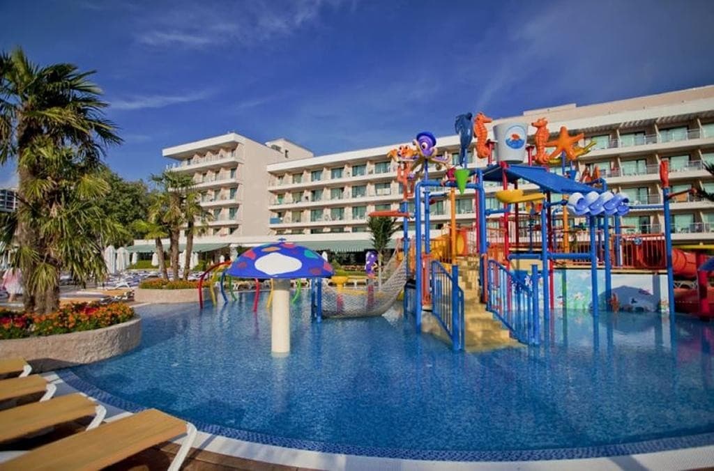 Dit Evrika Beach Club Hotel
