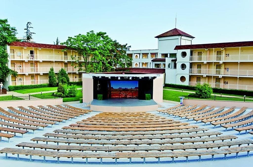 Dit Evrika Beach Club Hotel