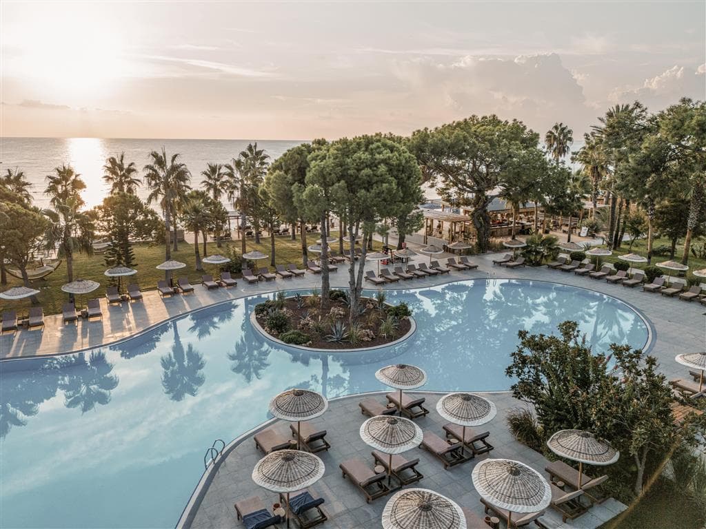 BALMY BEACH RESORT