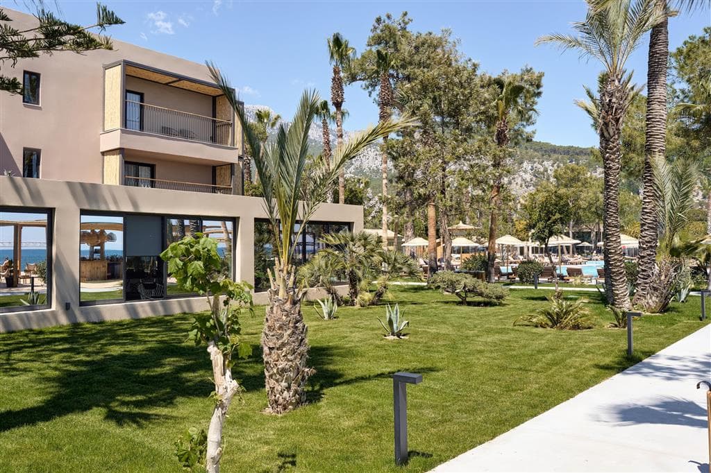 BALMY BEACH RESORT