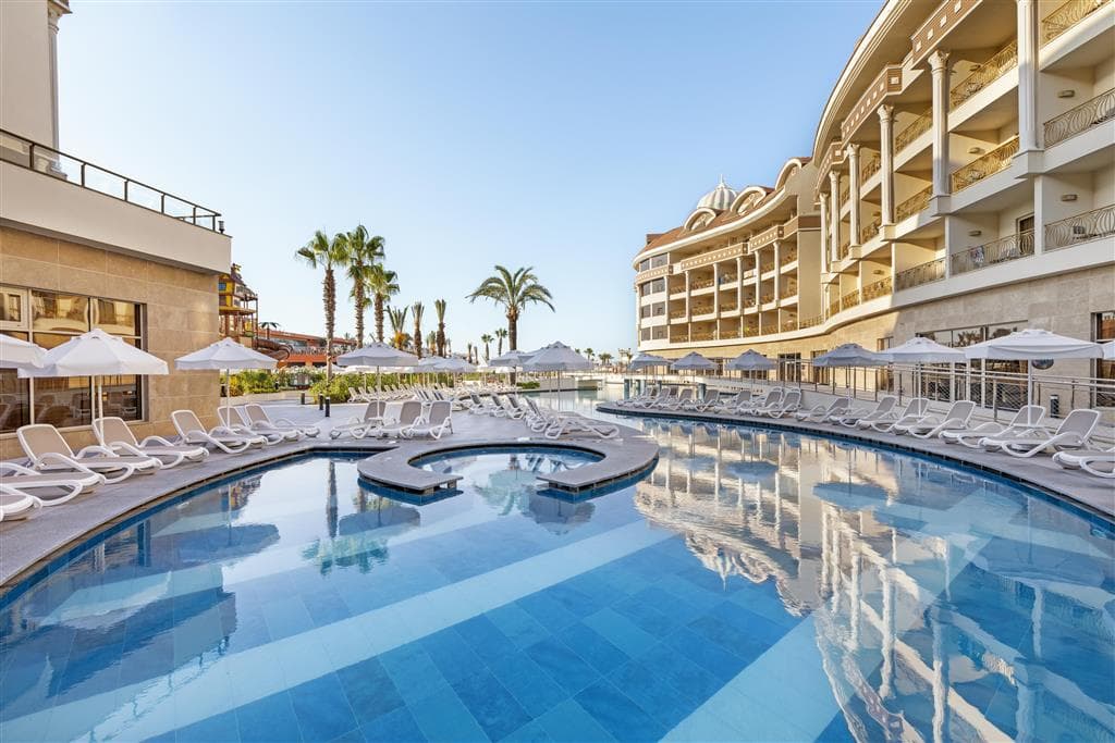Kirman Belazur Resort & Spa
