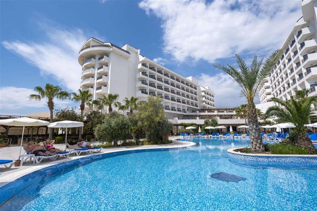 Calido Maris Beach Resort