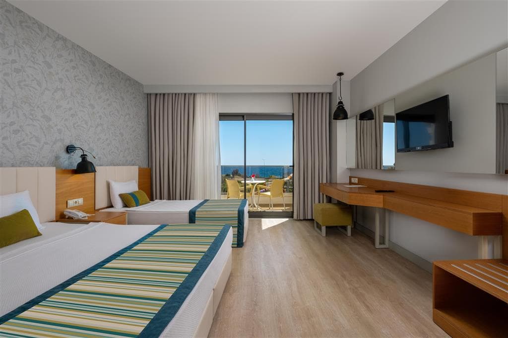 Calido Maris Beach Resort