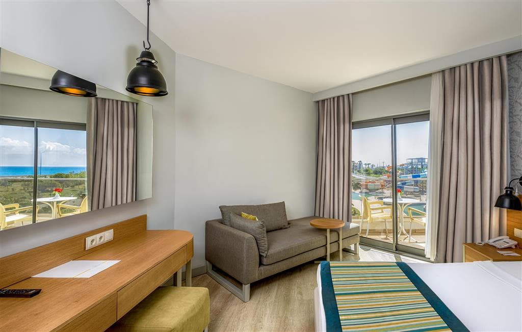 Calido Maris Beach Resort