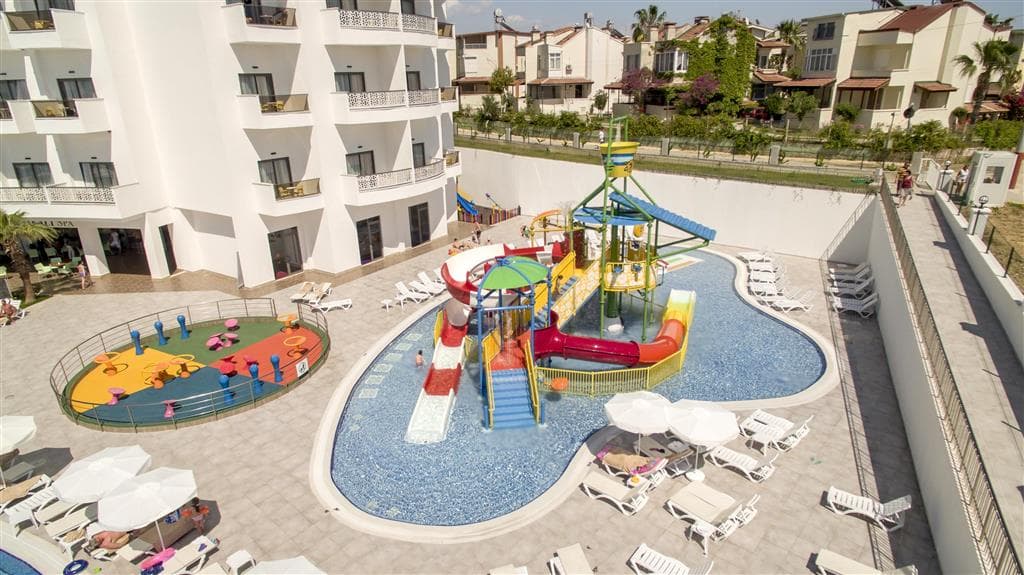 Calido Maris Beach Resort