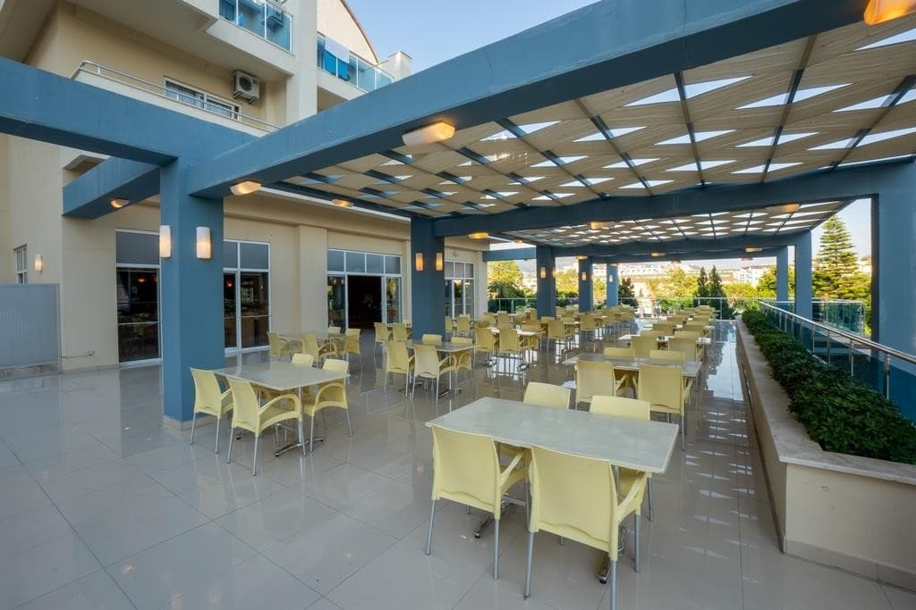Solivia Hotel (Ex. Titan Select)