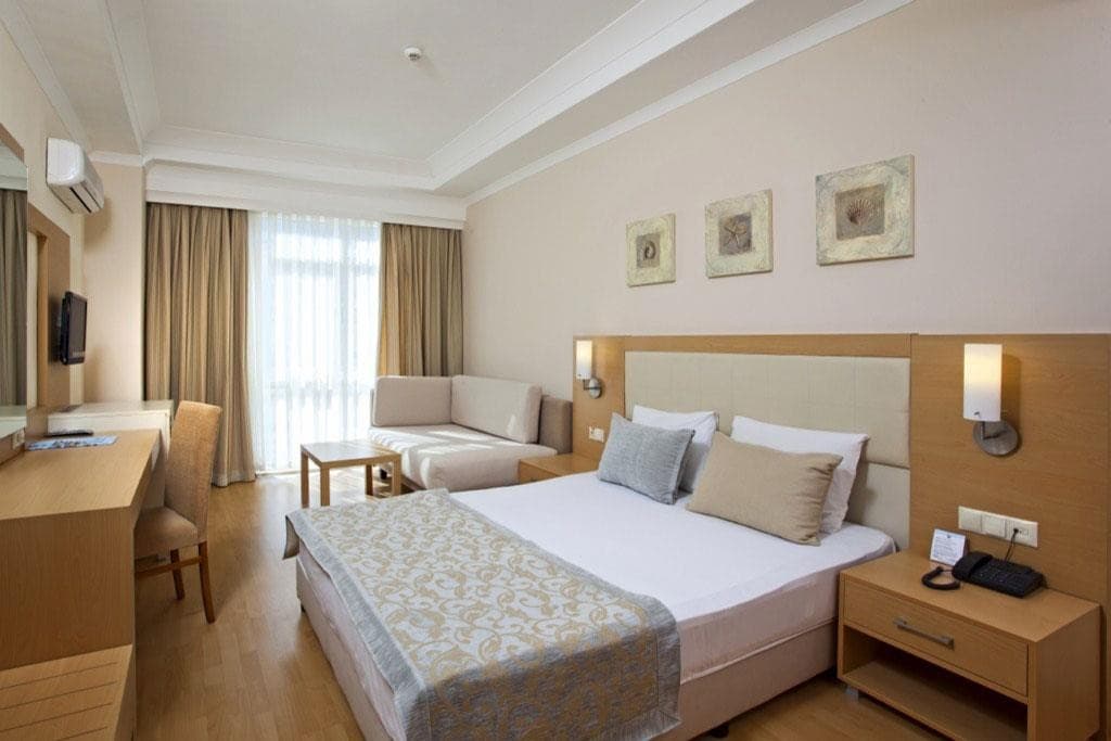 Solivia Hotel (Ex. Titan Select)