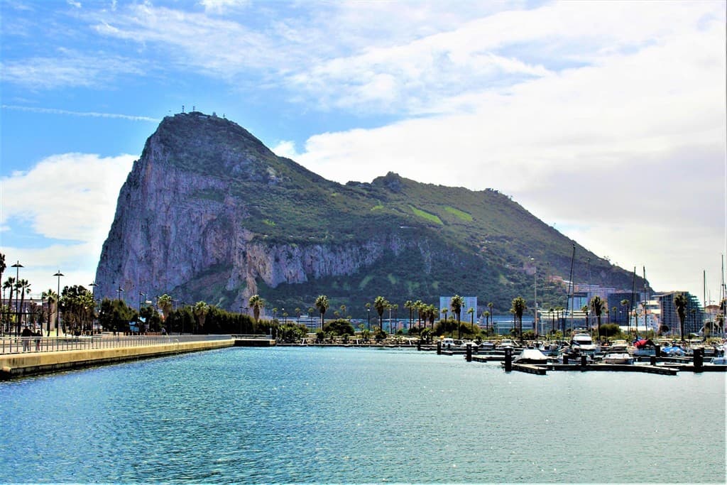 Malaga a Gibraltar – kontrasty Stredomoria letecky
