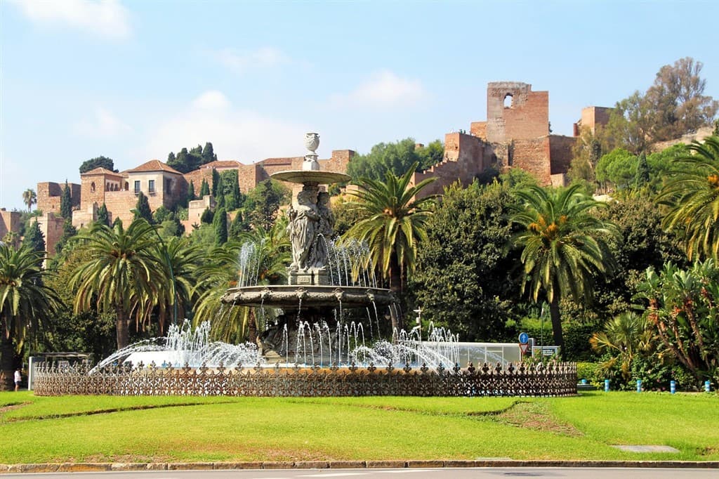 Malaga a Gibraltar – kontrasty Stredomoria letecky