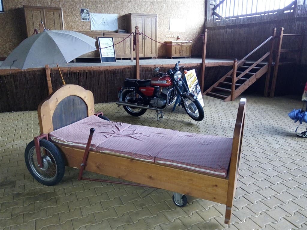 Slunce, seno a Chalupáři