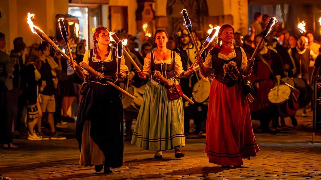 Slávnosti päťlistej ruže, zámok Třeboň a historický Třebíč