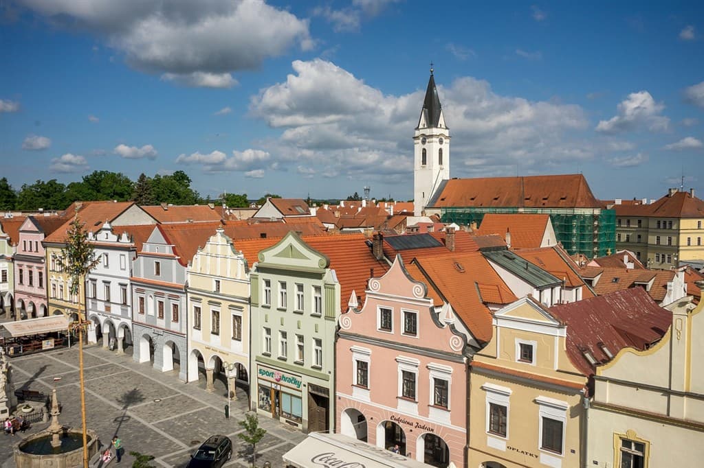 Slávnosti päťlistej ruže, zámok Třeboň a historický Třebíč