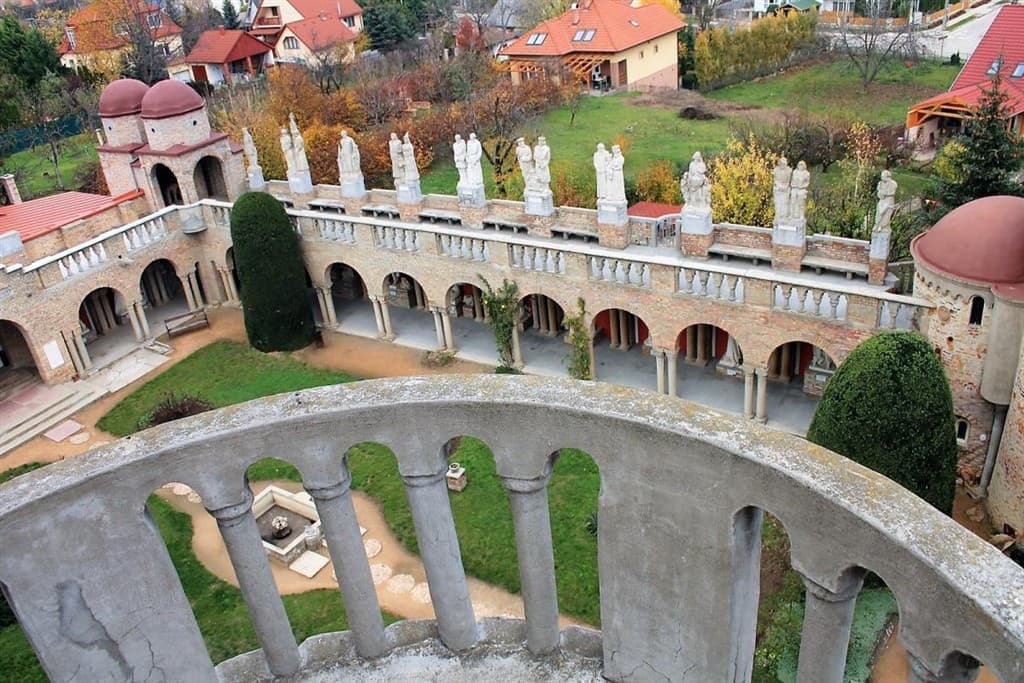 Kráľovský Székesfehérvár a Bory Vár