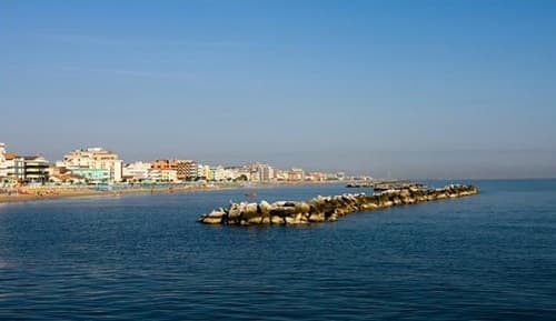 Leto pri mori v Rimini