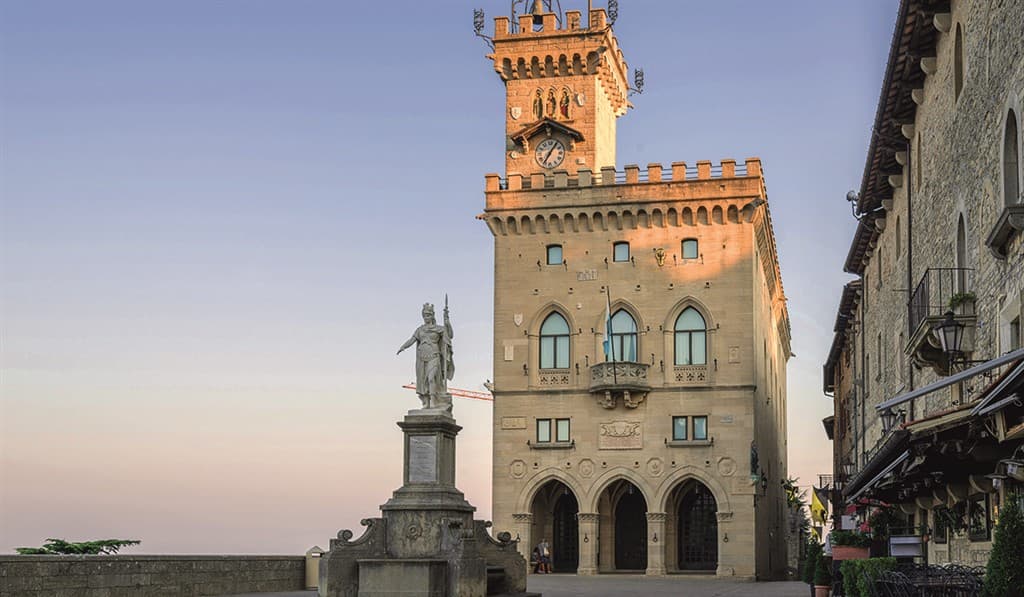 Leto pri mori v Rimini