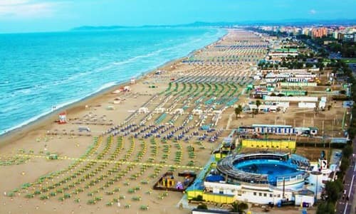 Leto pri mori v Rimini