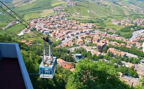 Leto pri mori v Rimini
