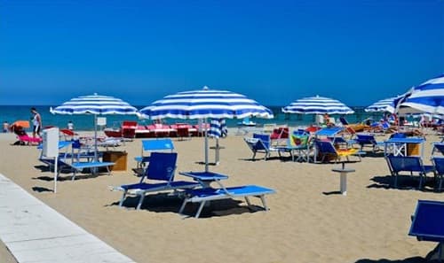 Leto pri mori v Rimini