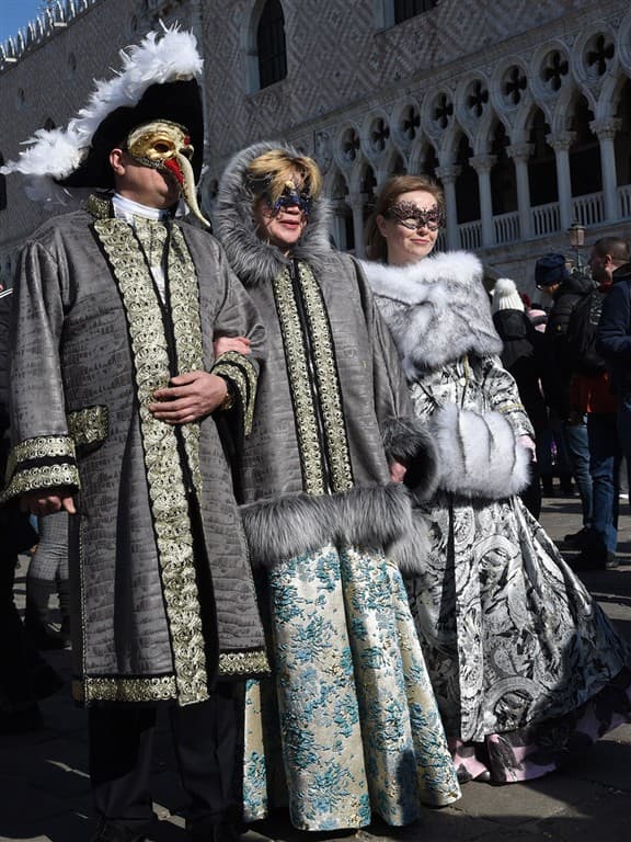 Slávny benátsky karneval aj s ubytovaním