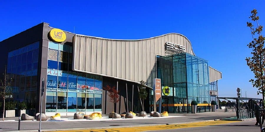 Výpredaje v Shopping City a rímske kúpele v Baden bei Wien
