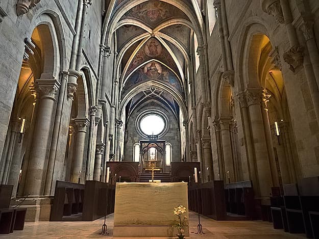 Kláštor v Pannonhalme a porcelán v Herende