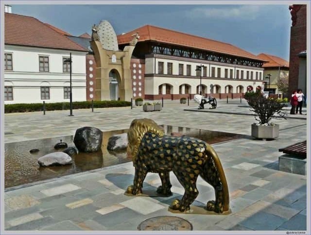 Kláštor v Pannonhalme a porcelán v Herende