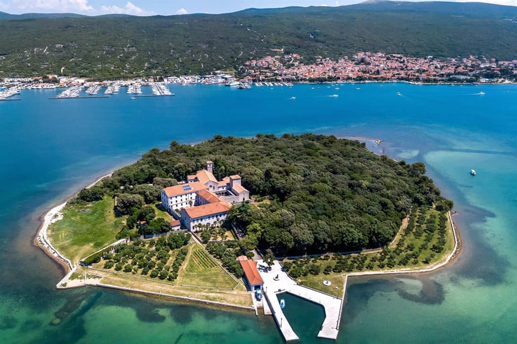 Týždeň na Krku s dopravou a polpenziou - Omorika Punat