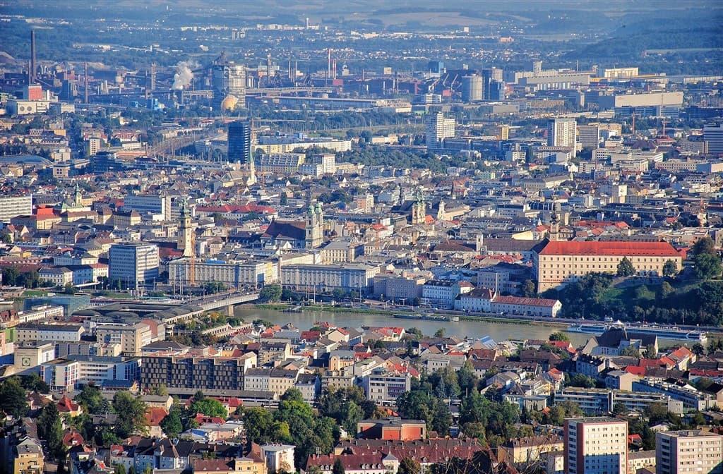 Rakúsky Linz a ticho Mauthausenu