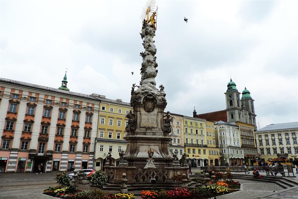 Rakúsky Linz a ticho Mauthausenu