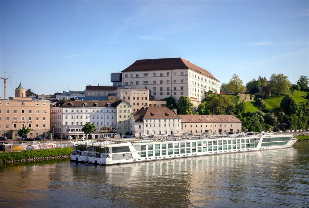 Rakúsky Linz a ticho Mauthausenu