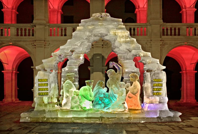 Adventný Graz s ľadovým Betlehemom