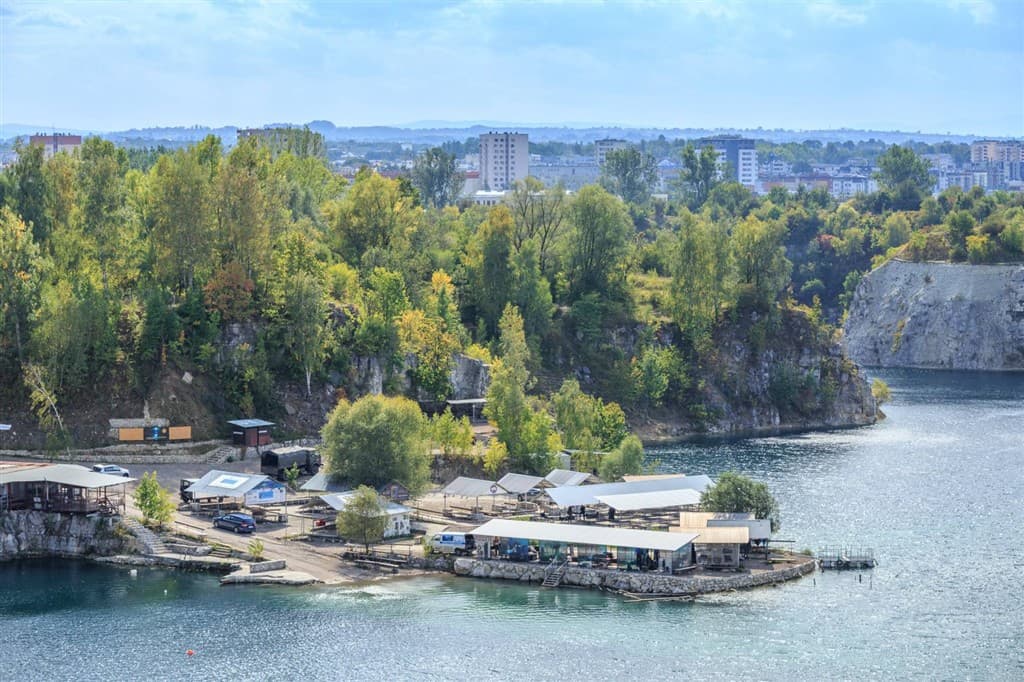 Kúpanie v Modrej lagúne pri Krakowe