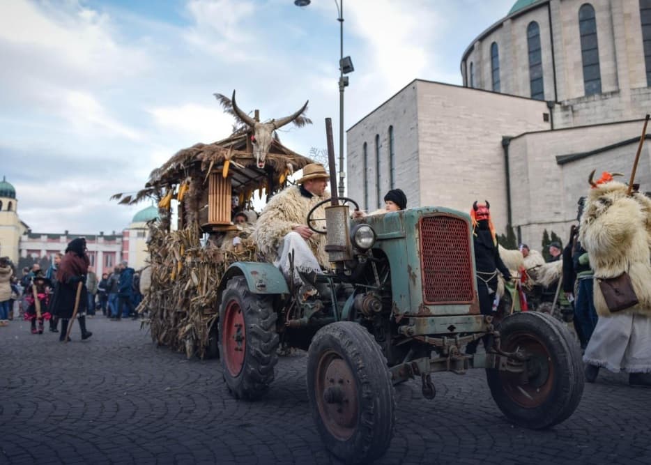 1-dňový zájazd na Fašiangový karneval Busójárás v Moháči