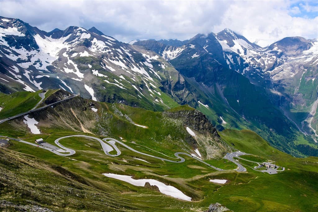 Alpský velikán Grossglockner a jazero Zell am See