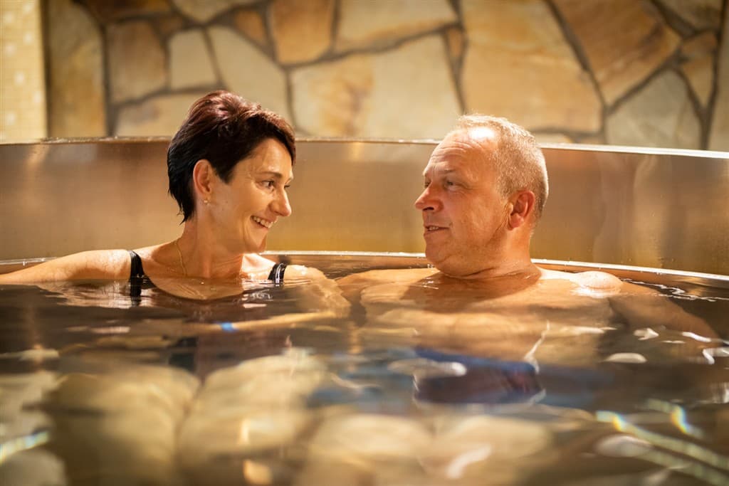 Kvitnúce krokusy v Chocholovskej doline a relax v termáloch