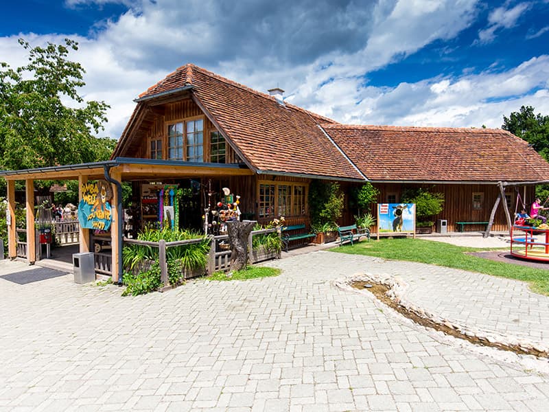 Deň na zámku Herberstein s návštevou ZOO