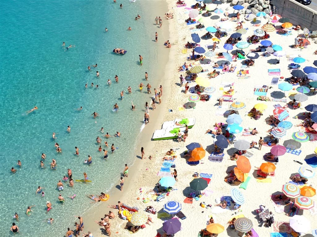 Tropea - exotická pláž pod historickým mestom