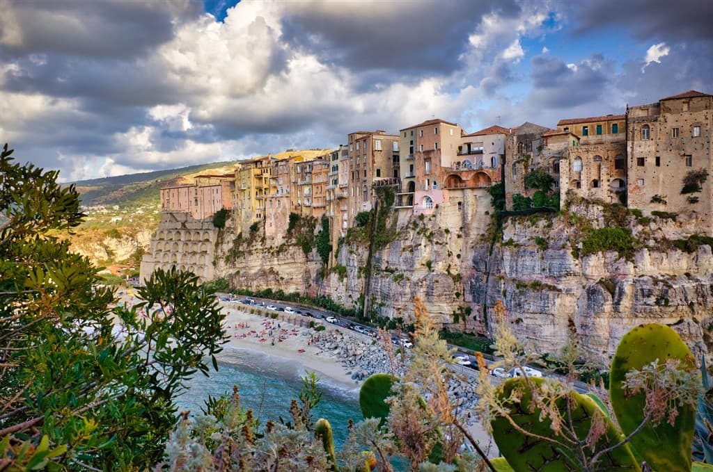 Tropea - exotická pláž pod historickým mestom