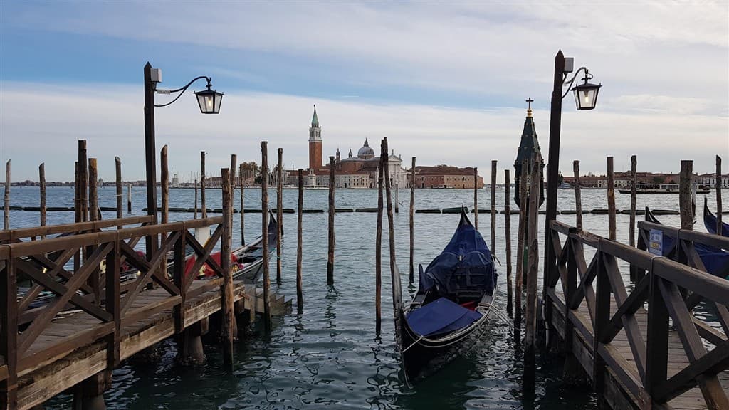 Benátky a Lido di Venezia - lagúna a deň pri mori