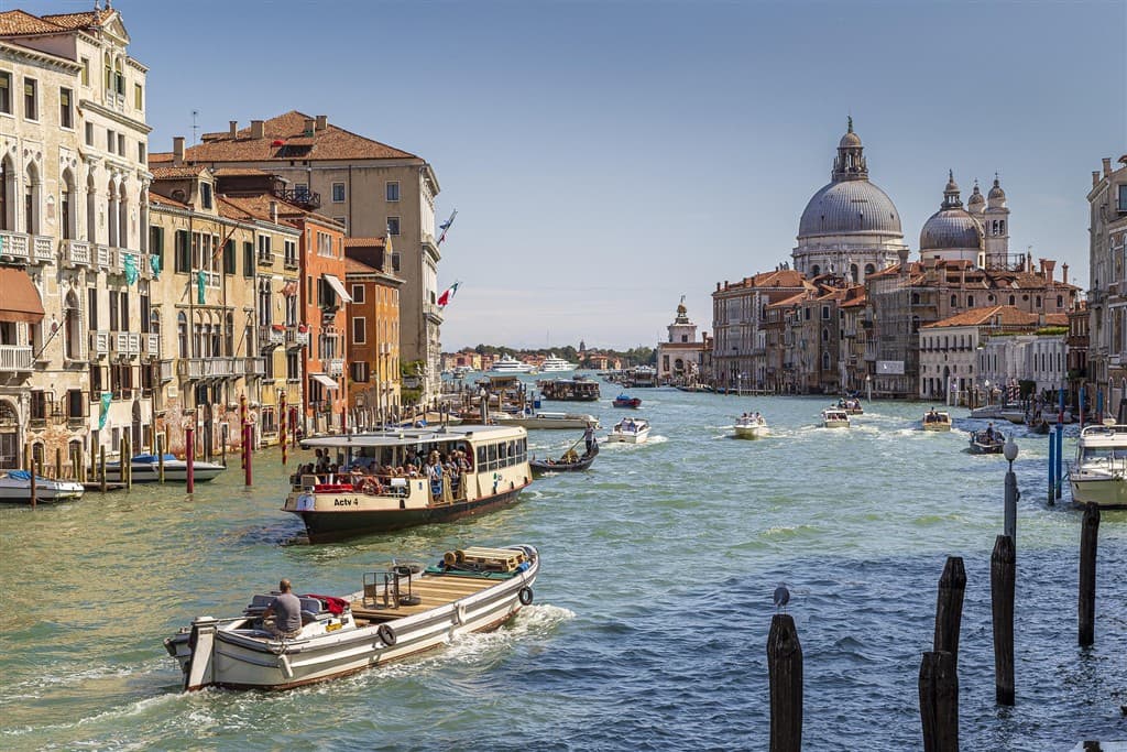 Benátky a Lido di Venezia - lagúna a deň pri mori