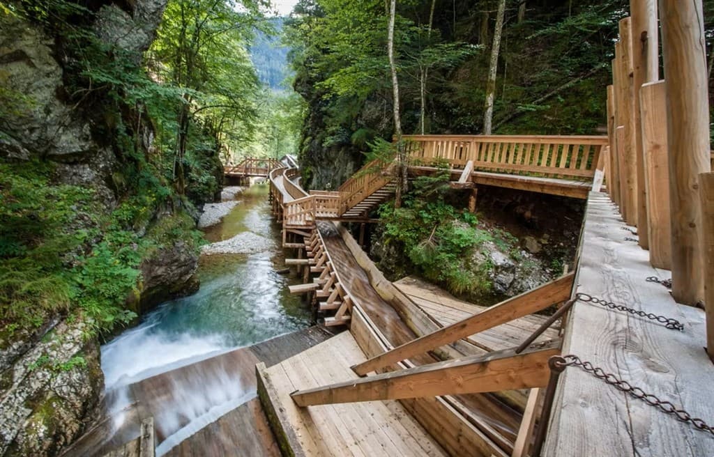 Mendlingtal a Wasserlochklamm - tiesňavy a vodopády Rakúska