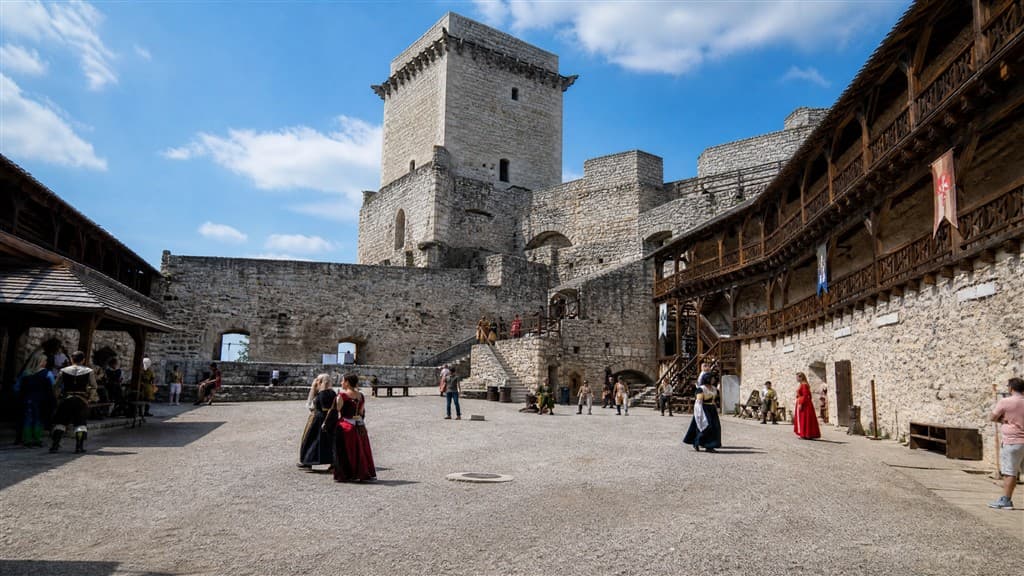 Kráľovský hrad Diósgyőr a rozprávkové Lillafüred