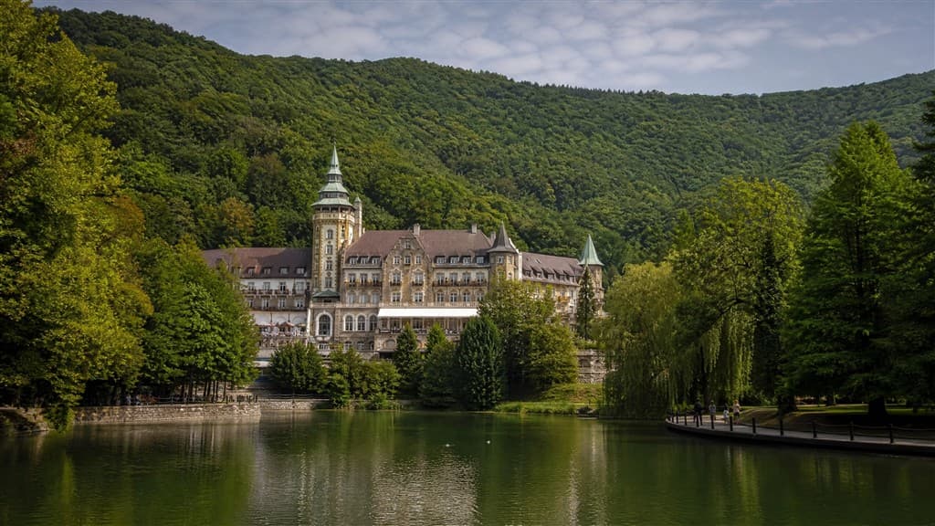 Kráľovský hrad Diósgyőr a rozprávkové Lillafüred