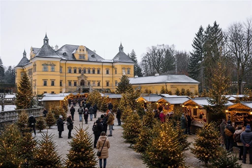 Adventný Salzburg a čarovný zámok Hellbrunn