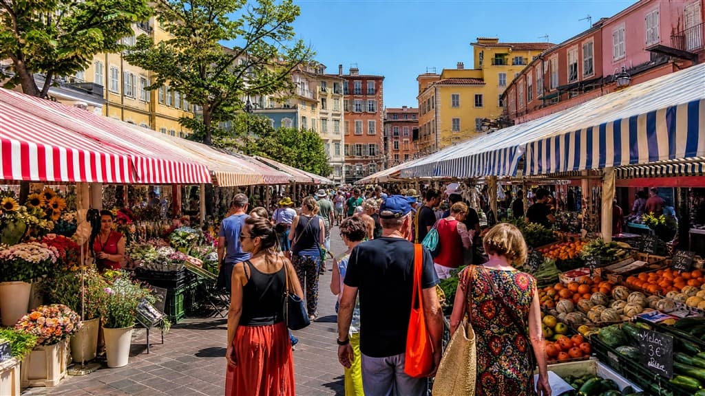 Francúzska riviéra letecky – spojenie poznávania a relaxu pri mori