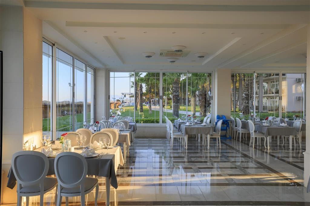 Dobedan World Palace Kemer