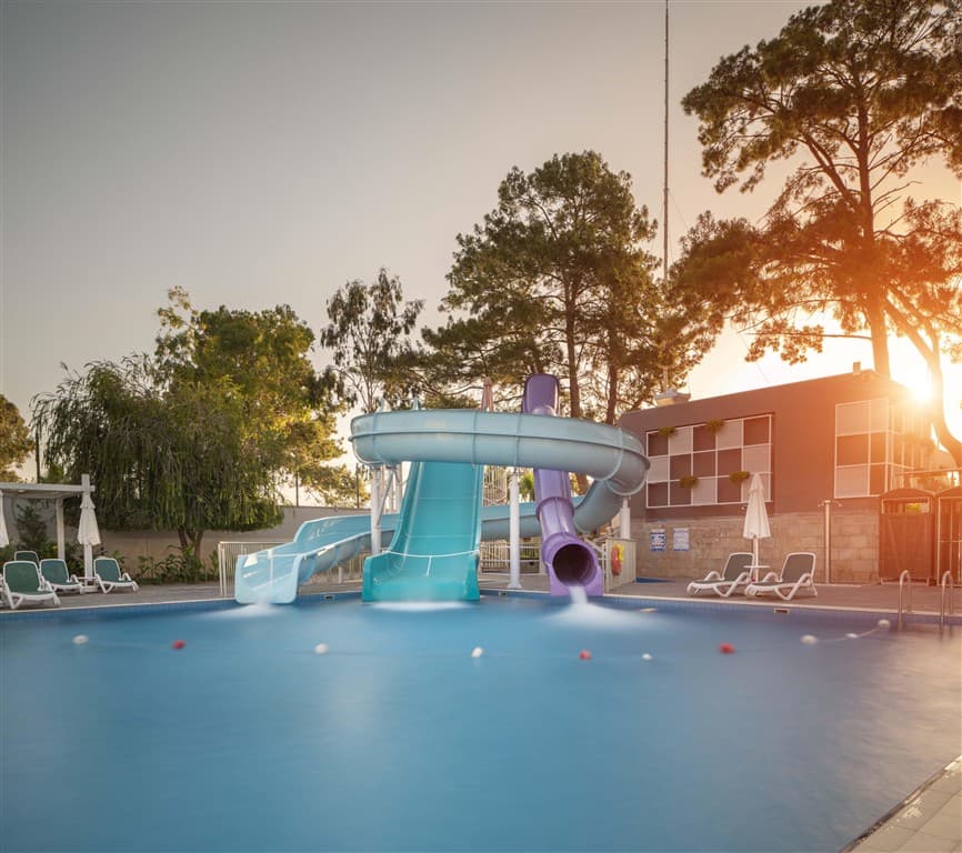 Akra Kemer